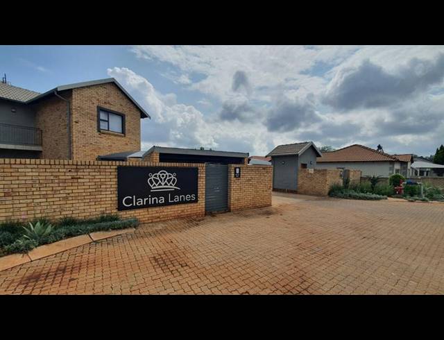 2 BEDROOM TOWNHOUSE FOR SALE IN CLARINA